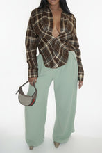 Load image into Gallery viewer, Everyday Edge Plaid Button-down
